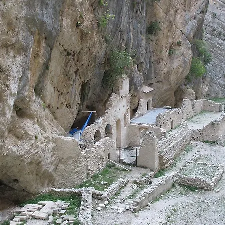 Colle Tripio Farm stay *